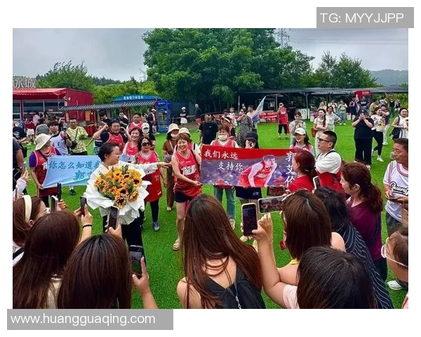 足球与篮球球星粉丝群体文化碰撞与热情互动观察